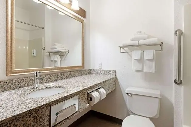 Oda, 2 Büyük (Queen) Boy Yatak, Sigara İçilmez