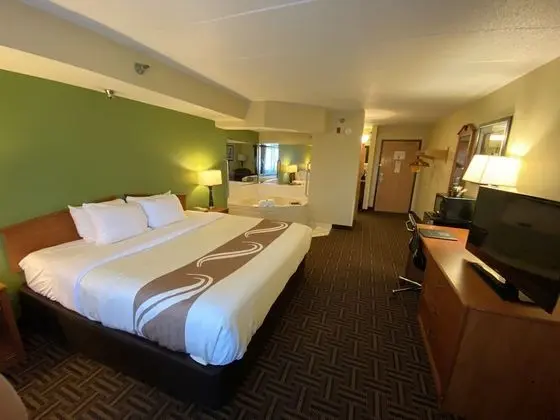 1 King Bed with Jetted Tub/ Non-Smoking
