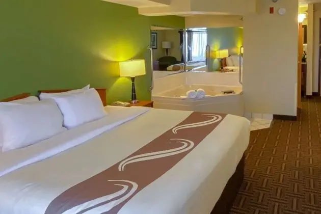 1 King Bed with Jetted Tub/ Non-Smoking