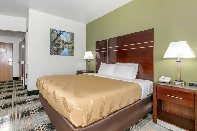 Oda, 1 En Büyük (King) Boy Yatak, Engellilere Uygun, Sigara İçilmez