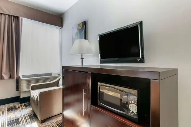 Oda, 1 En Büyük (King) Boy Yatak, Engellilere Uygun, Sigara İçilmez