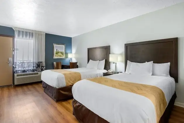 Standard Room, 2 Double Beds, Non Smoking (Pet Friendly, Parking area view)