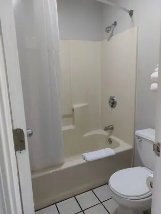 Oda, 2 Çift Kişilik Yatak, Engellilere Uygun, Sigara İçilmez