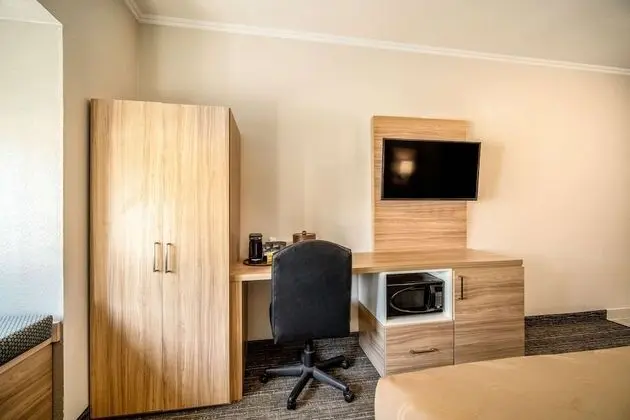 Standard Room 1 King Bed, Microwave, Non-Smoking