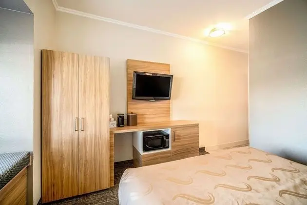 Standard Room 1 Queen Bed, Microwave, Non-Smoking