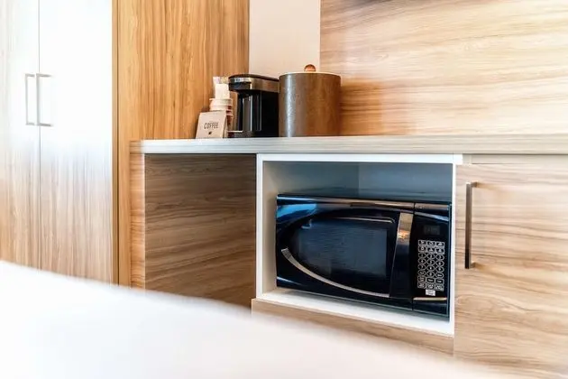 Standard Room 1 Queen Bed, Microwave, Non-Smoking