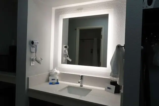 Standard Oda, 2 Büyük (Queen) Boy Yatak, Sigara İçilmez, Buzdolabı ve Mikrodalga