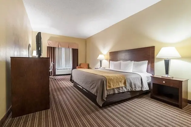 Oda, 1 En Büyük (King) Boy Yatak, Engellilere Uygun, Sigara İçilmez