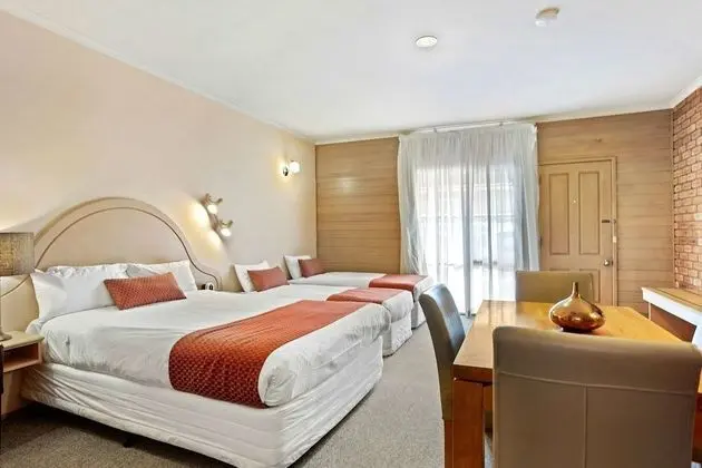 Standard, 1 Double, 2 Singles, ground floor
