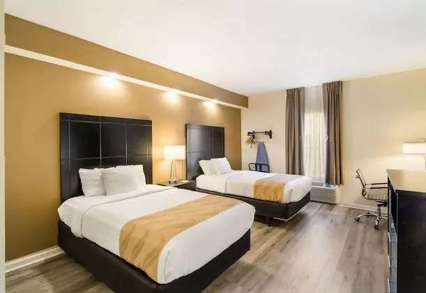 Oda, 2 Çift Kişilik Yatak, Engellilere Uygun, Sigara İçilmez