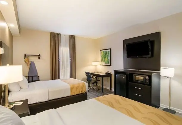 Oda, 2 Çift Kişilik Yatak, Engellilere Uygun, Sigara İçilmez