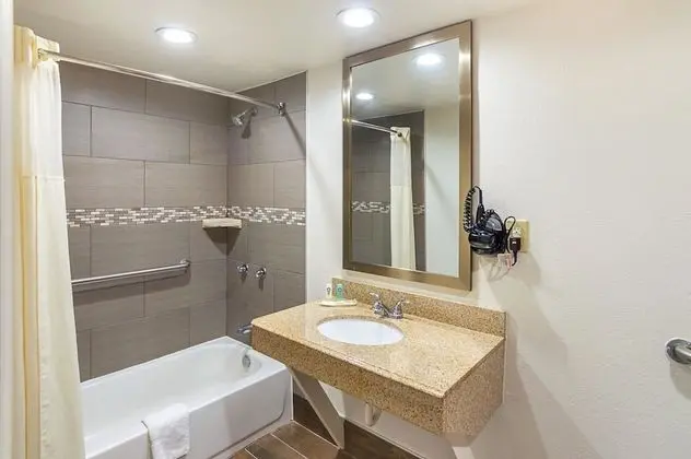 Standard Oda, 1 En Büyük (King) Boy Yatak, Sigara İçilmez (Upper Floor)