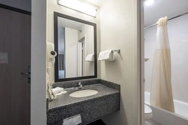 Standard Oda, 1 En Büyük (King) Boy Yatak ve Çekyat, Sigara İçilmez (Microwave & Refrigerator)