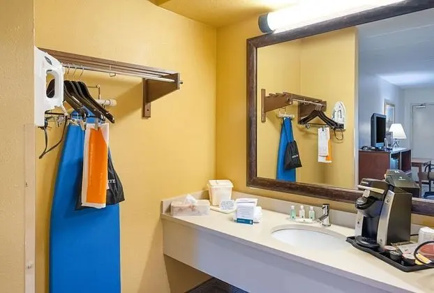 Oda, 1 En Büyük (King) Boy Yatak, Engellilere Uygun, Sigara İçilmez