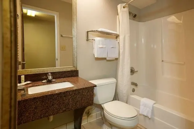 1 King Bed, Suite, Nonsmoking, Upgrade