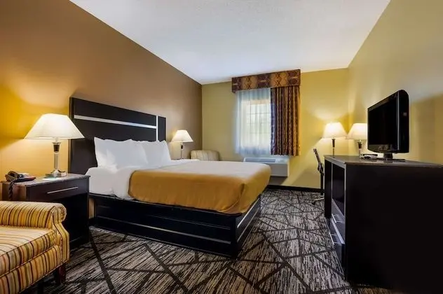 1 Queen Bed, Nonsmoking, Accessible
