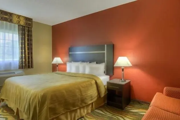 1 Queen Bed, Nonsmoking, Accessible