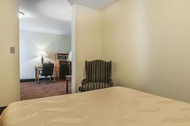 1 Double Bed, Suite, Nonsmoking, Upgrade