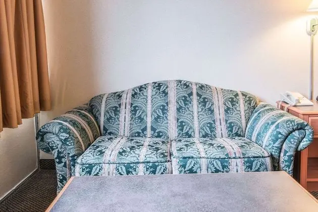 Oda, 1 En Büyük (King) Boy Yatak, Engellilere Uygun, Sigara İçilmez