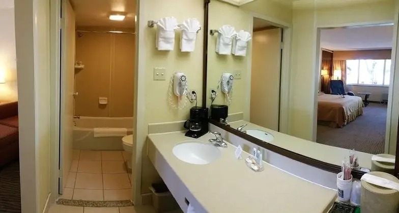 Oda, 2 Büyük (Queen) Boy Yatak, Sigara İçilmez, Avlu Manzaralı