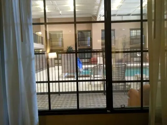 Oda, 1 En Büyük (King) Boy Yatak, Sigara İçilmez, Havuz Manzaralı