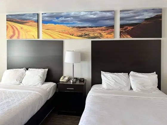 Oda, 2 Büyük (Queen) Boy Yatak, Sigara İçilmez, Havuz Manzaralı