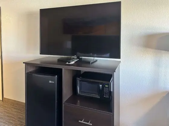 Oda, 2 Büyük (Queen) Boy Yatak, Sigara İçilmez, Havuz Manzaralı