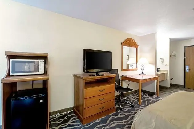 Oda, 1 Büyük (Queen) Boy Yatak, Engellilere Uygun, Sigara İçilmez