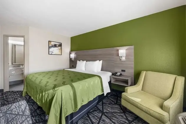 Oda, 1 En Büyük (King) Boy Yatak, Engellilere Uygun, Sigara İçilebilir