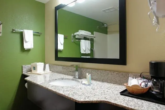 Oda, 2 Çift Kişilik Yatak, Engellilere Uygun, Sigara İçilmez