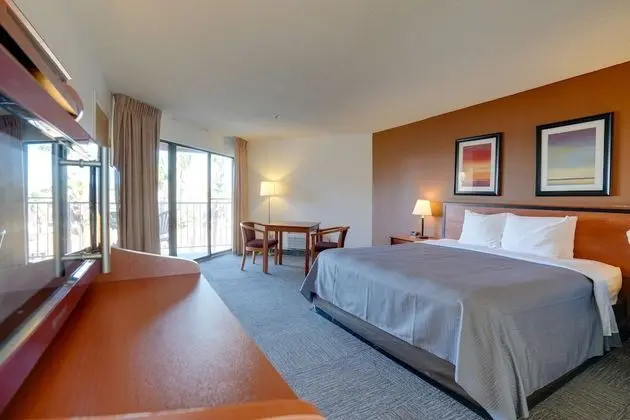 Signature Oda, 1 En Büyük (King) Boy Yatak, Sigara İçilmez, Göl Manzaralı