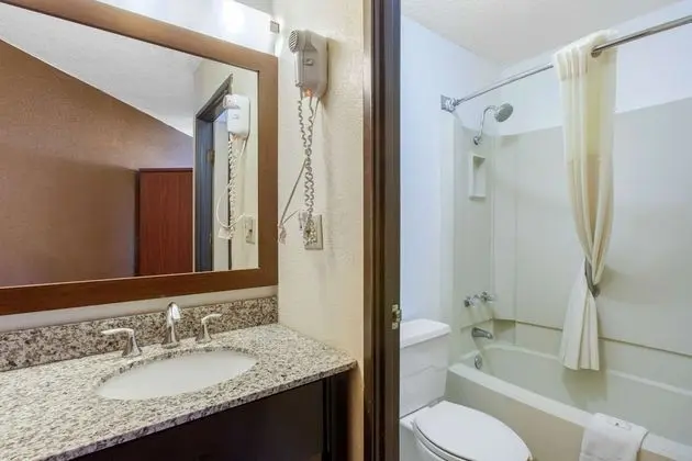 Standard Room, 2 Queen Beds, Balcony, Non Smoking With Mountain View