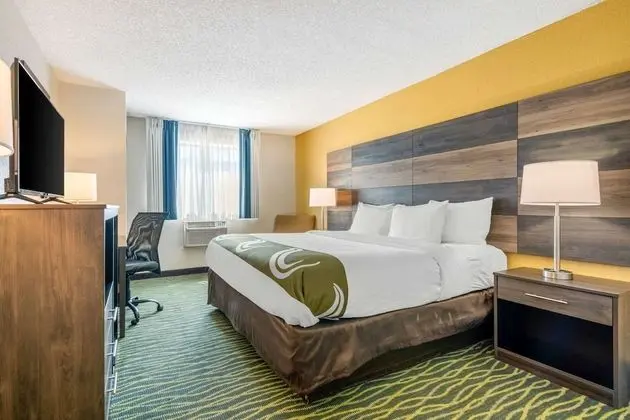 1 King Bed, Nonsmoking
