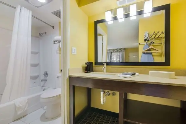 Standard Oda, 2 Büyük (Queen) Boy Yatak, Sigara İçilebilir