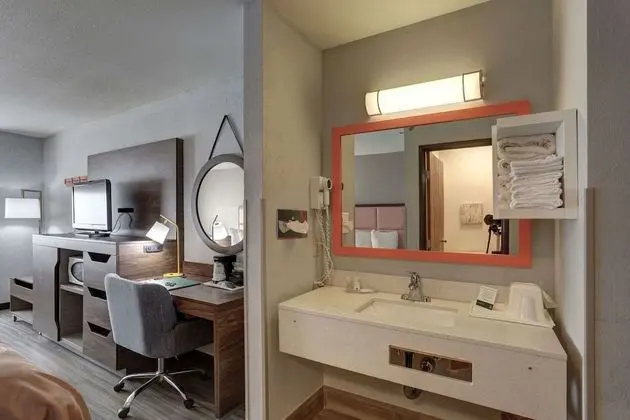 Oda, 1 En Büyük (King) Boy Yatak, Engellilere Uygun, Sigara İçilmez