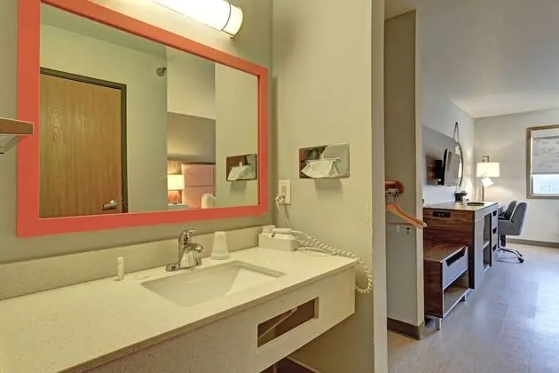 Oda, 1 En Büyük (King) Boy Yatak, Engellilere Uygun, Sigara İçilmez