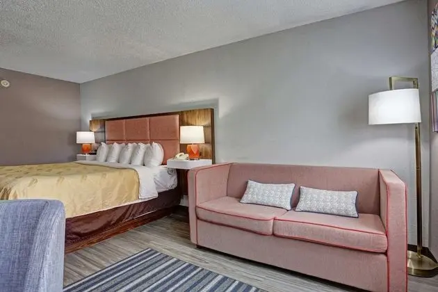 Süit, 1 En Büyük (King) Boy Yatak, Sigara İçilmez