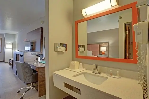 Süit, 1 En Büyük (King) Boy Yatak, Sigara İçilmez