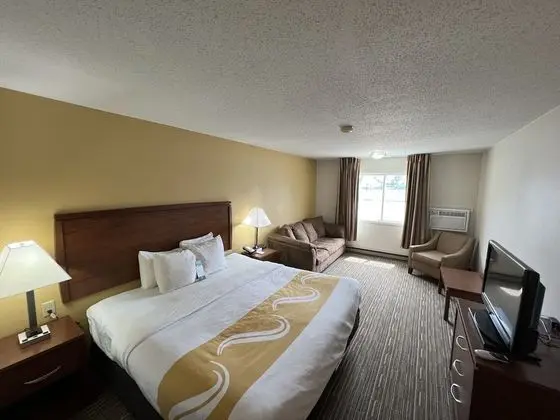 1 King Bed, Suite, Nonsmoking, Upgrade