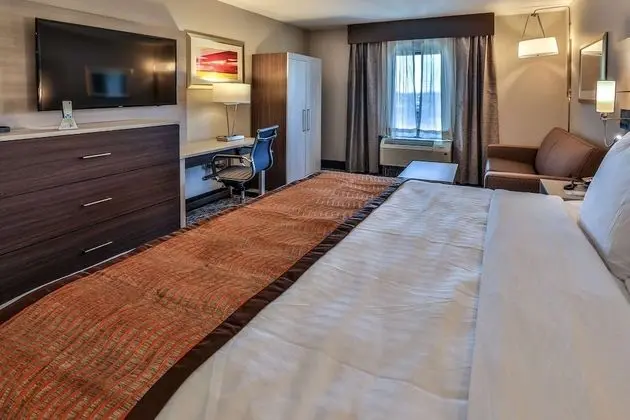 Oda, 1 En Büyük (King) Boy Yatak ve Çekyat, Engellilere Uygun (with Sofabed)