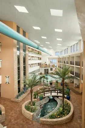 Oda, 1 En Büyük (King) Boy Yatak ve Çekyat (Atrium View)