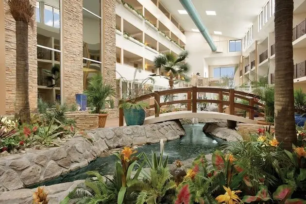 Oda, 1 En Büyük (King) Boy Yatak ve Çekyat (Atrium View)