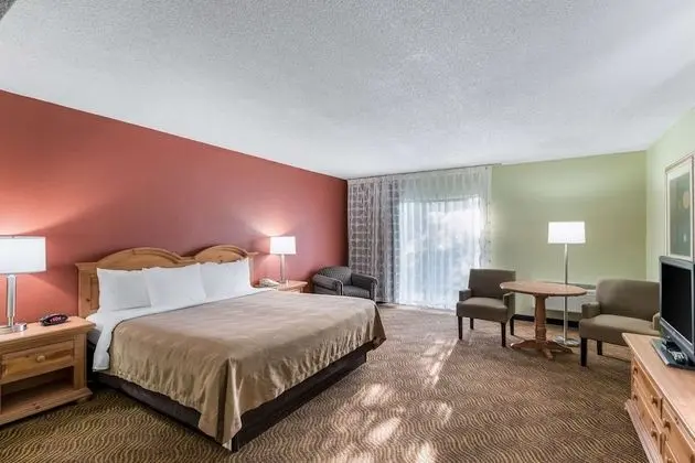Standard King Room, Accessible Tub, Oversized Room, Non-Smoking, 1st Floor