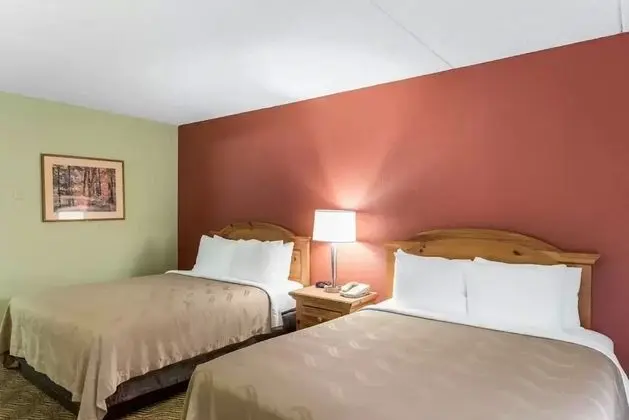 Standard Room, 2 Queen Beds, Oversized, Accessiable Tub, Non-Smoking, 1st Floor