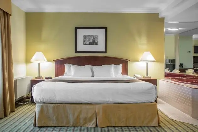 Second Floor, Suite, 1 King Bed, Non Smoking (Not Pet Friendly)