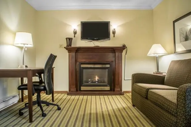 Second Floor, Suite, 1 King Bed, Non Smoking (Not Pet Friendly)