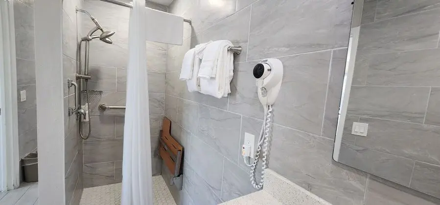 Standard Oda, 1 Büyük (Queen) Boy Yatak, Engellilere Uygun, Sigara İçilmez