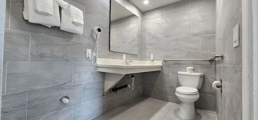 Standard Oda, 1 Büyük (Queen) Boy Yatak, Engellilere Uygun, Sigara İçilmez