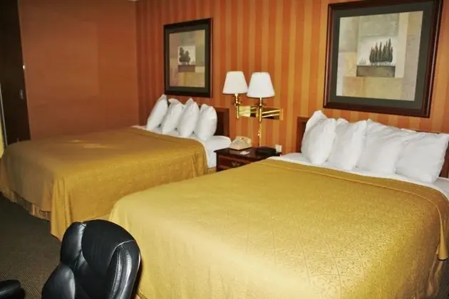 Oda, 2 Büyük (Queen) Boy Yatak, Sigara İçilmez