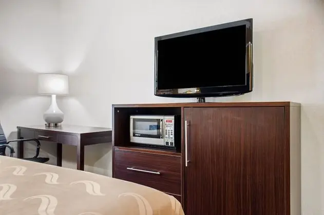 Süit, 1 En Büyük (King) Boy Yatak ve Çekyat, Sigara İçilmez (2 Person Sofa bed)